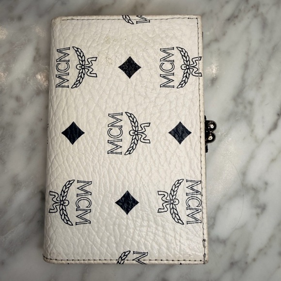 MCM White & Navy Blue Duffel Gold Accents with Matching Kiss Lock Wallet EUC - Picture 7 of 13